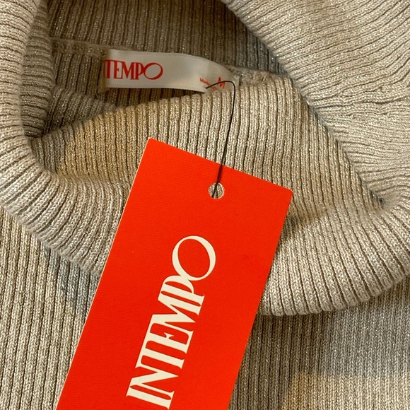 INTEMPO Cold Shoulder, Long Sleeve, Turtleneck Champagne Sweater. Medium New - Picture 6 of 13